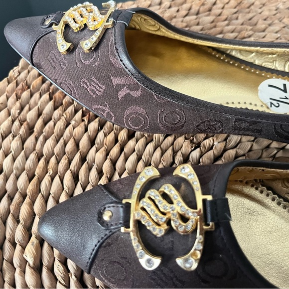 Rocawear Brown Flats with Gold Detailing - Picture 7 of 15